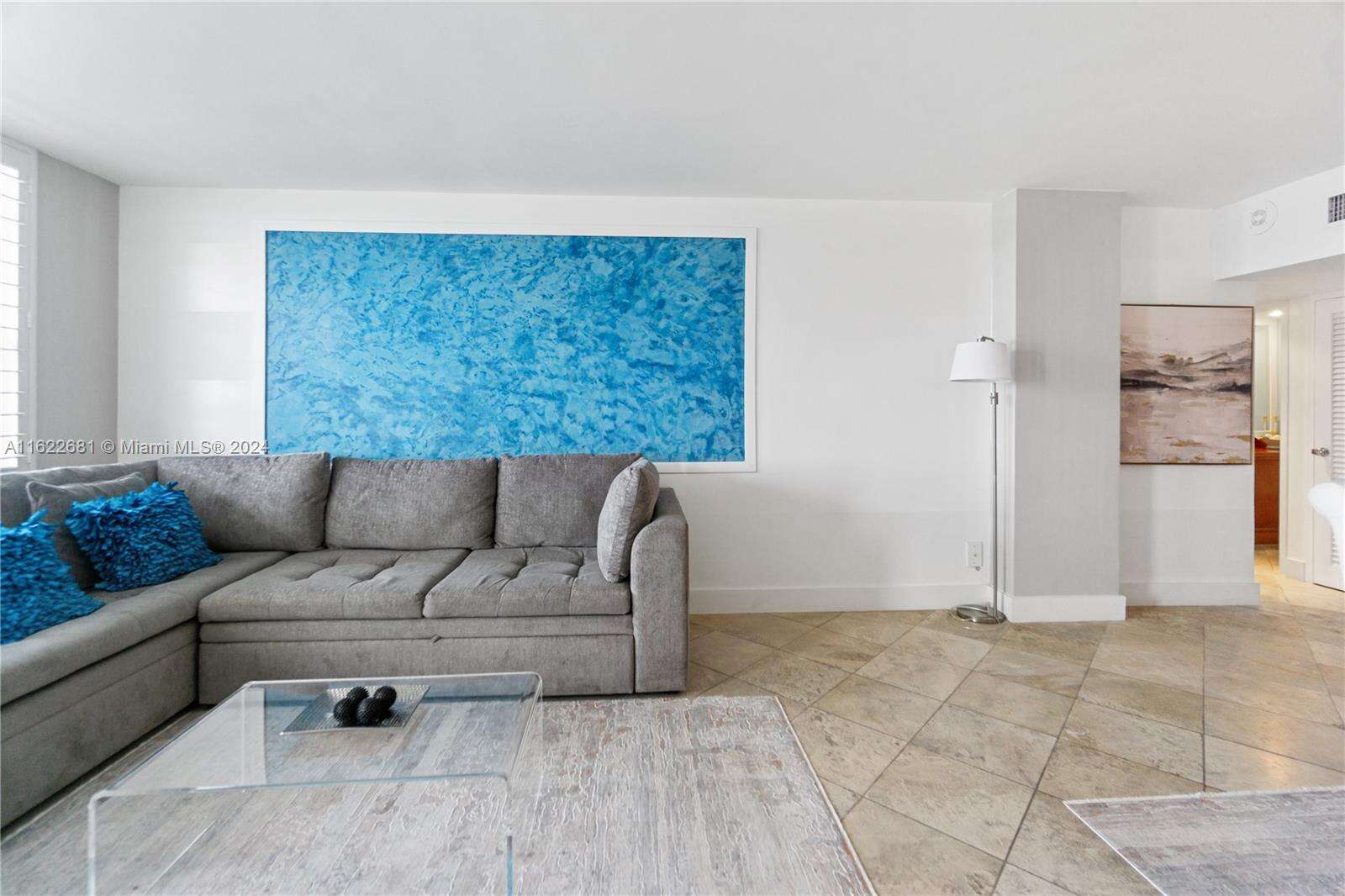 Decoplage at 100 Lincoln Rd, Miami Beach, FL 33139 - For Rent photo 4