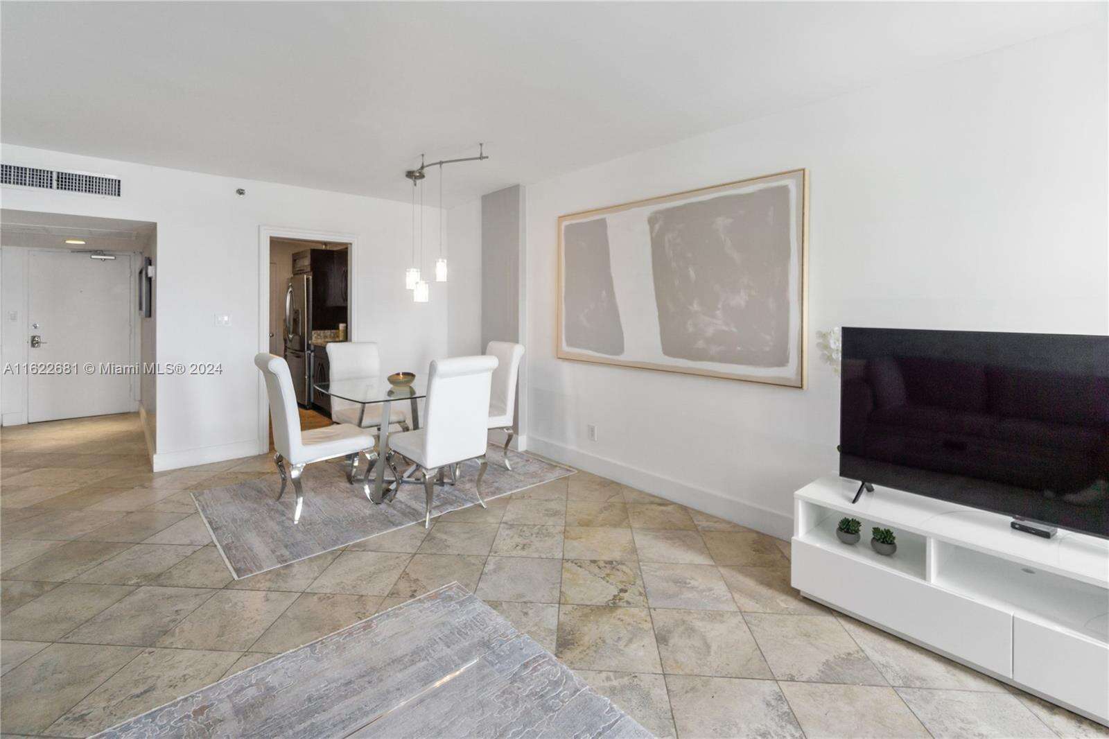 Decoplage at 100 Lincoln Rd, Miami Beach, FL 33139 - For Rent photo 7
