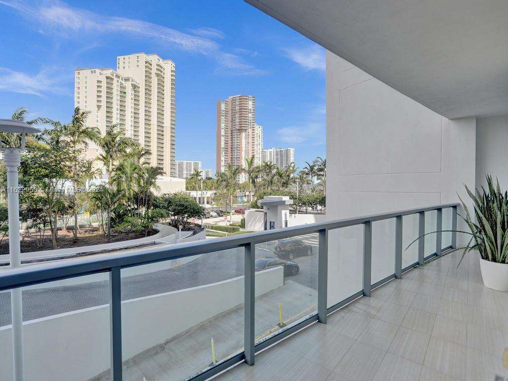 Echo at 3250 188 St, Aventura, FL 33180 - For Rent photo 79