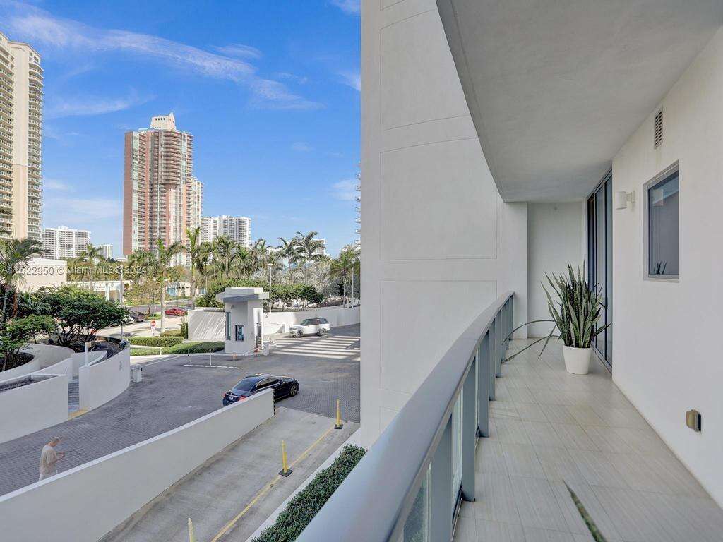 Echo at 3250 188 St, Aventura, FL 33180 - For Rent photo 80
