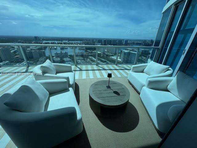 Jade Beach at 17001 Collins Ave, Sunny Isles Beach, FL 33160 - For Rent photo 7