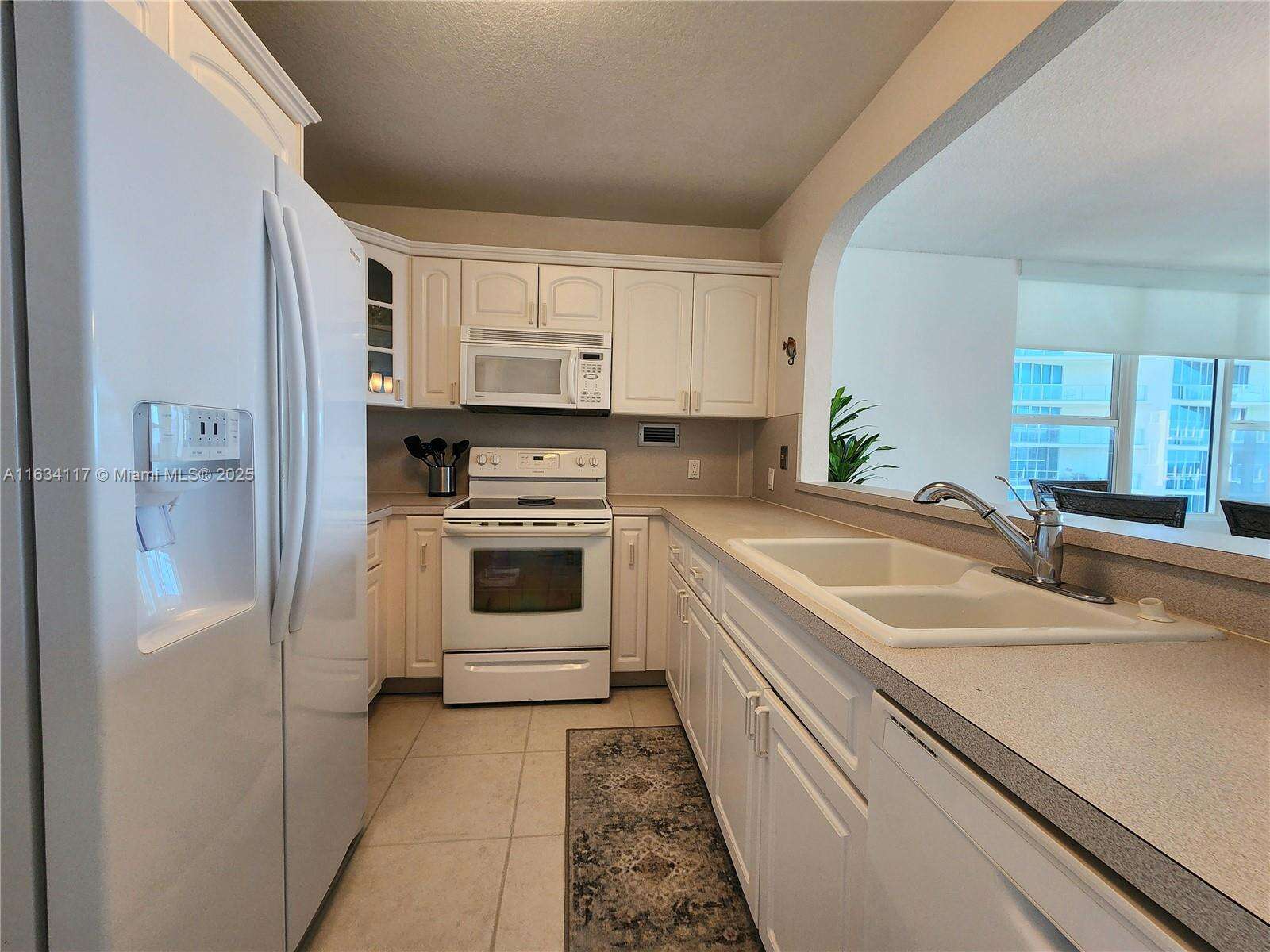 Alexander Towers at 3505 Ocean Dr, Hollywood, FL 33019 - For Rent photo 13