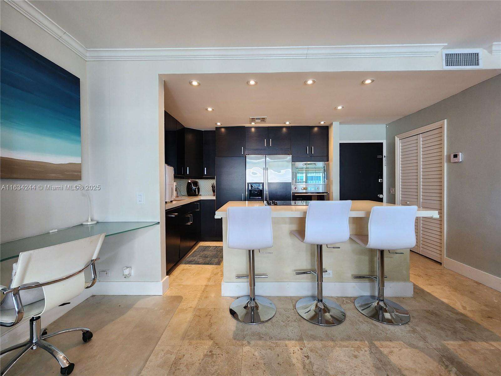 Alexander Towers at 3505 Ocean Dr, Hollywood, FL 33019 - For Rent photo 6
