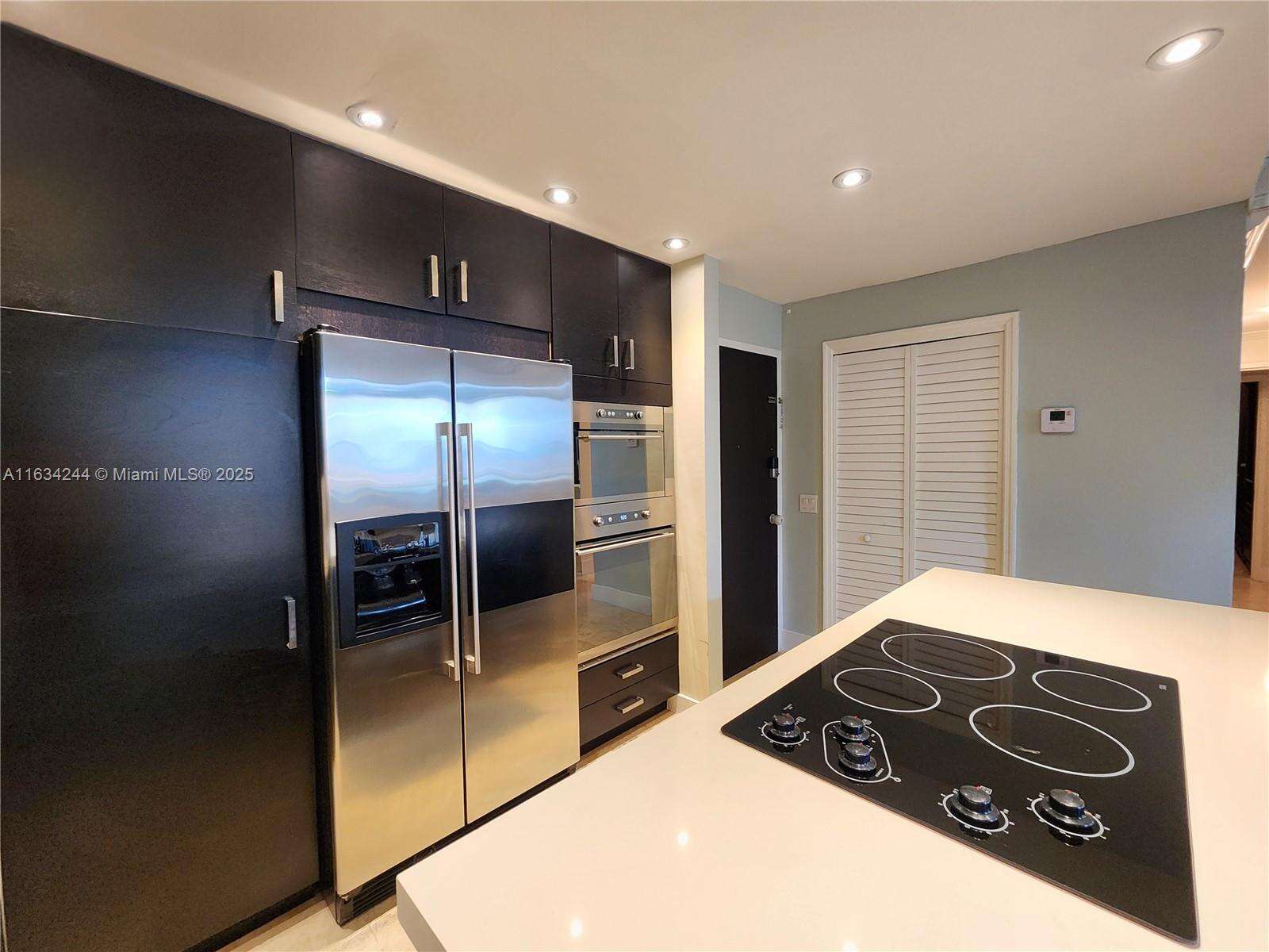 Alexander Towers at 3505 Ocean Dr, Hollywood, FL 33019 - For Rent photo 8