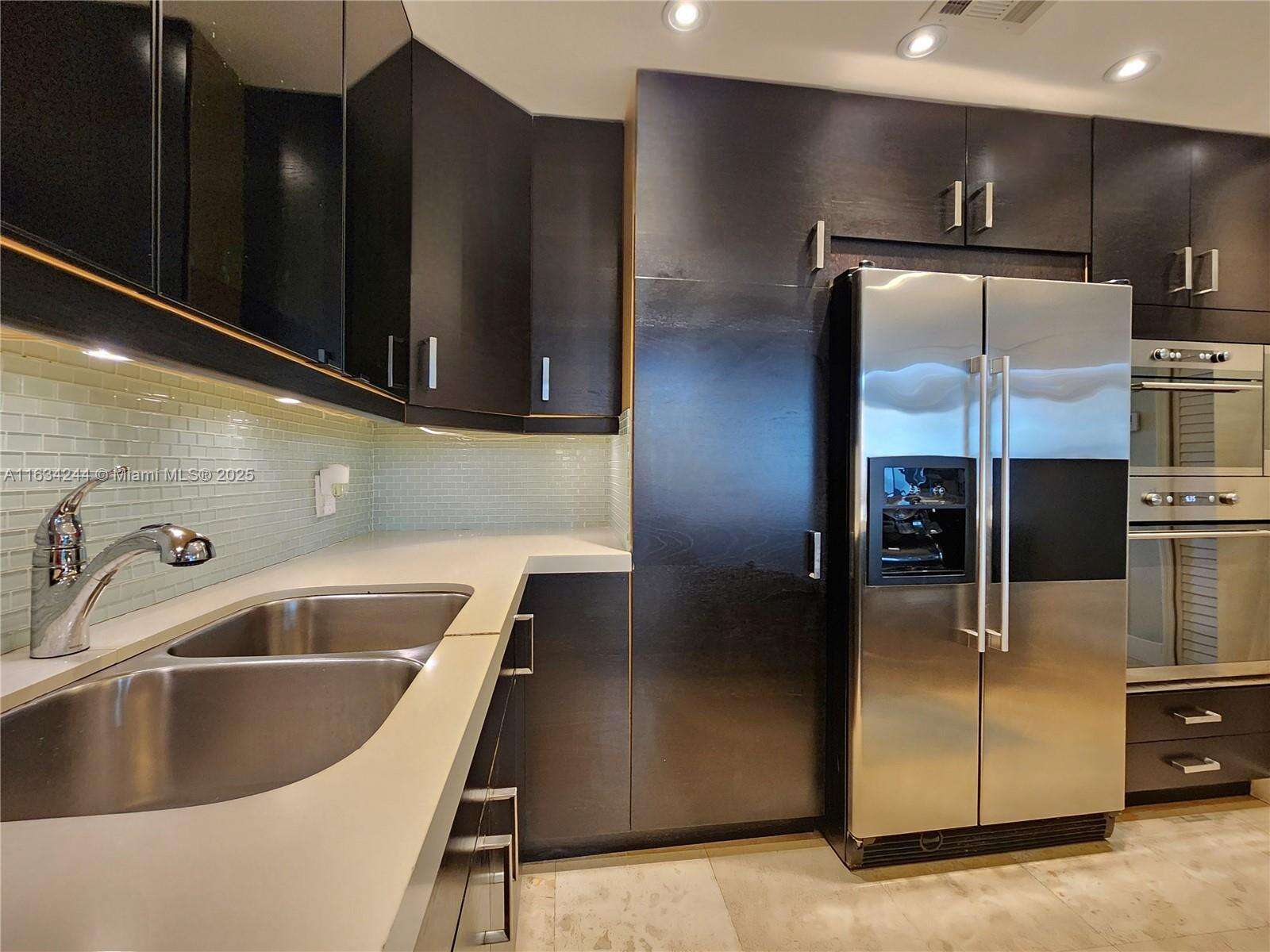 Alexander Towers at 3505 Ocean Dr, Hollywood, FL 33019 - For Rent photo 9