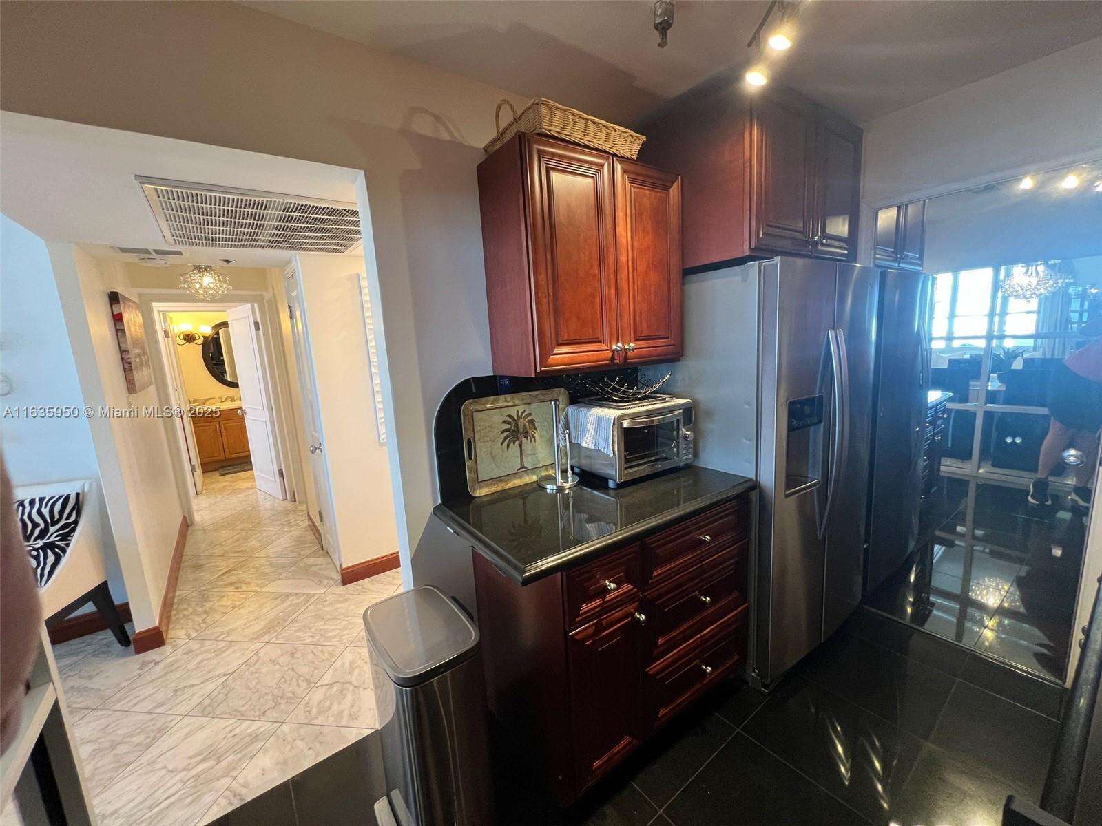 Decoplage at 100 Lincoln Rd, Miami Beach, FL 33139 - For Rent photo 14
