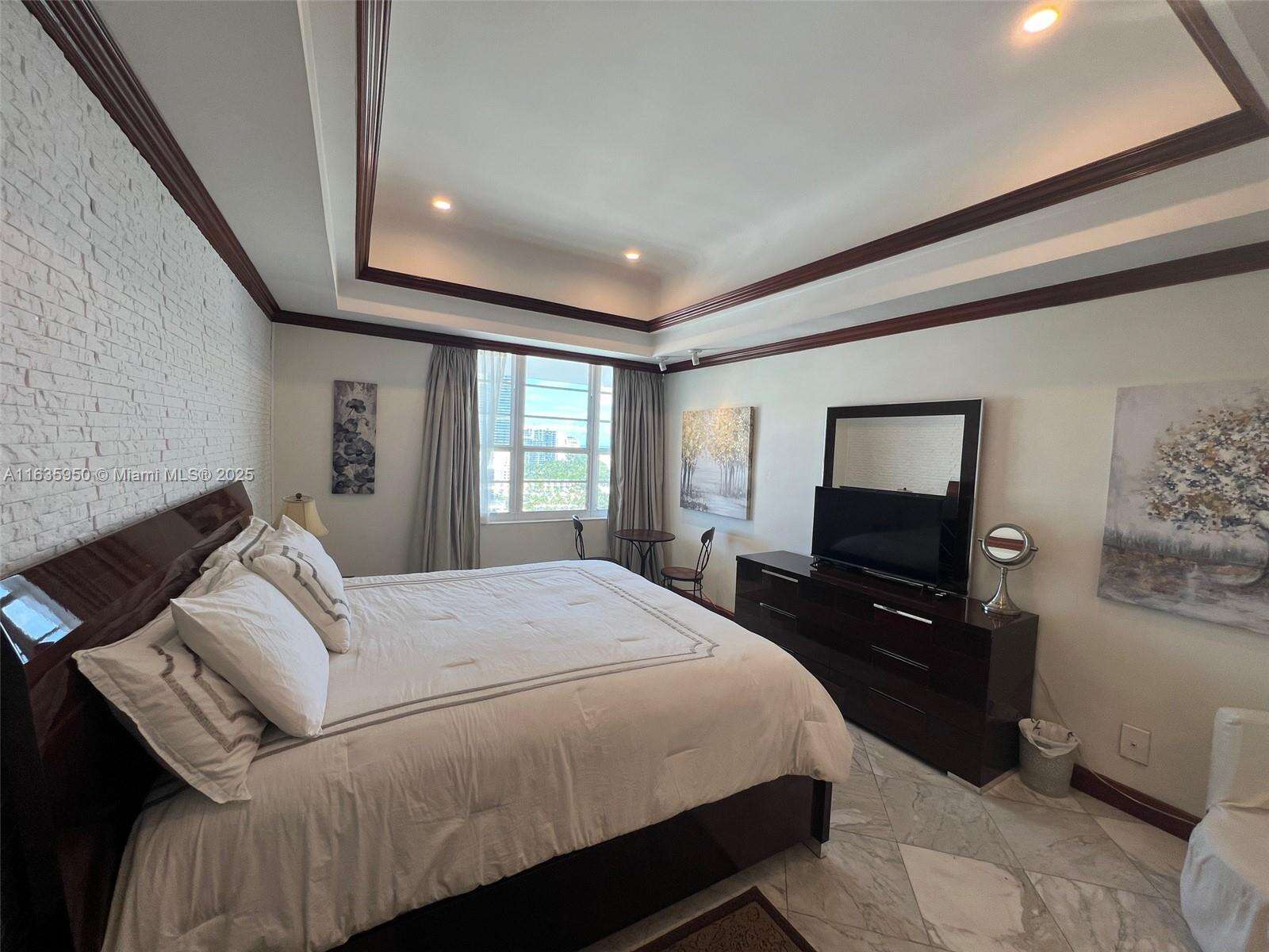 Decoplage at 100 Lincoln Rd, Miami Beach, FL 33139 - For Rent photo 15