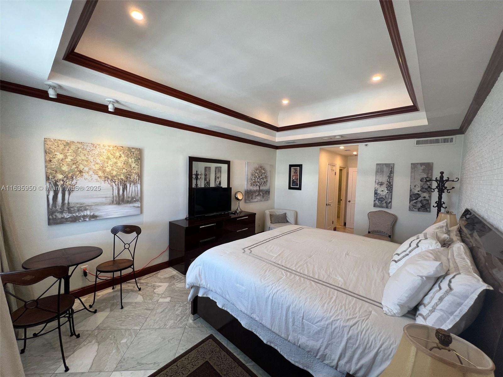 Decoplage at 100 Lincoln Rd, Miami Beach, FL 33139 - For Rent photo 16