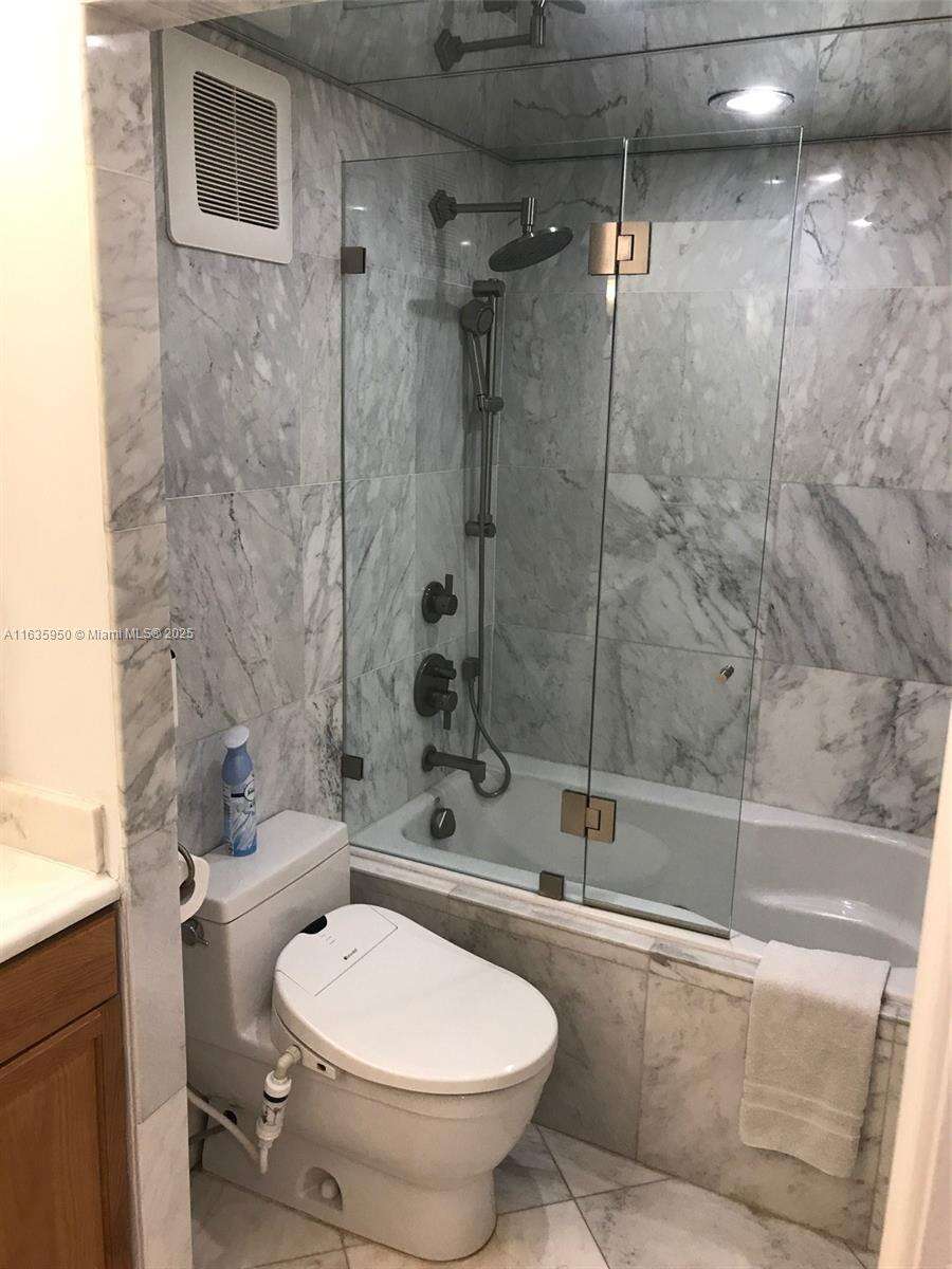 Decoplage at 100 Lincoln Rd, Miami Beach, FL 33139 - For Rent photo 21
