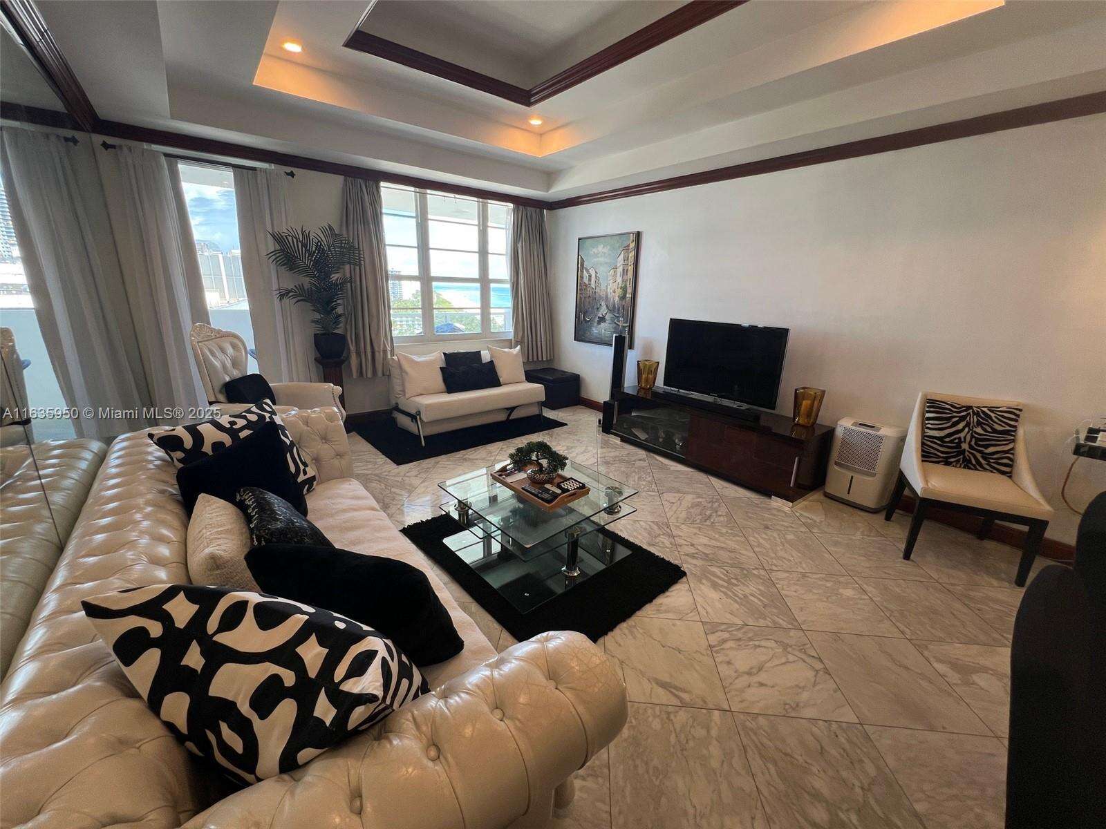 Decoplage at 100 Lincoln Rd, Miami Beach, FL 33139 - For Rent photo 9