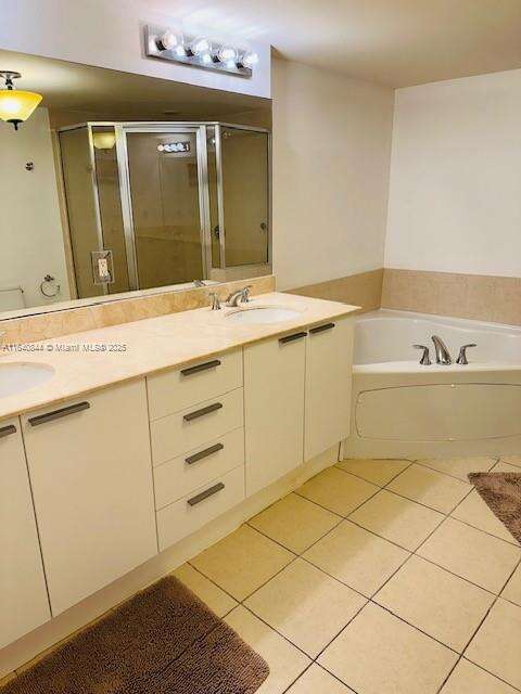 La Perla at 16699 Collins Ave, Sunny Isles Beach, FL 33160 - For Rent photo 41