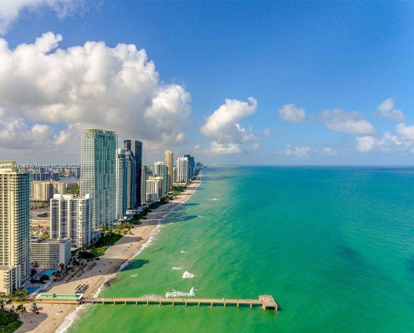La Perla at 16699 Collins Ave, Sunny Isles Beach, FL 33160 - For Rent photo 9