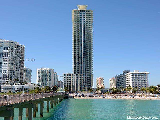 La Perla at 16699 Collins Ave, Sunny Isles Beach, FL 33160 - For Rent photo 1