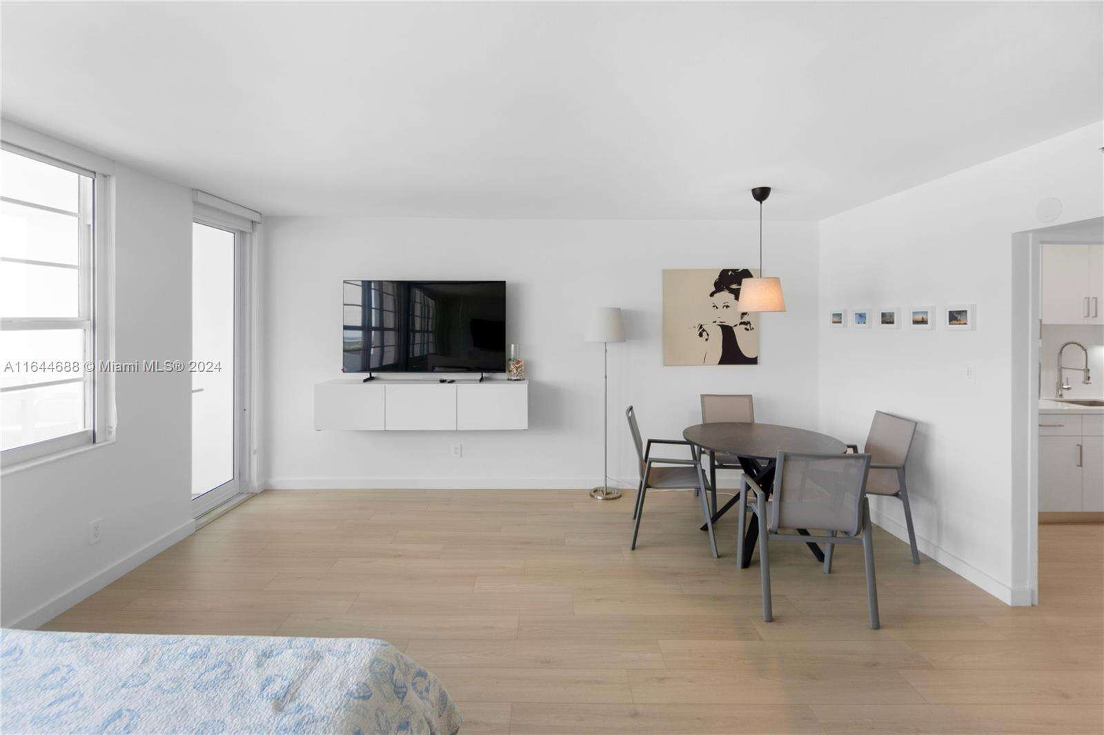 Decoplage at 100 Lincoln Rd, Miami Beach, FL 33139 - For Rent photo 3