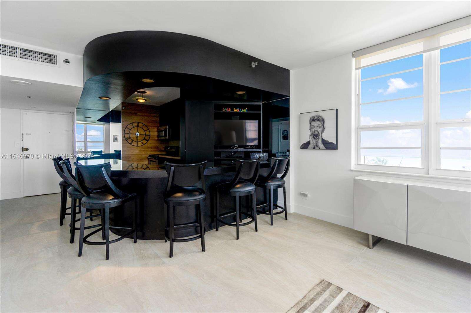 Decoplage at 100 Lincoln Rd, Miami Beach, FL 33139 - For Rent photo 4