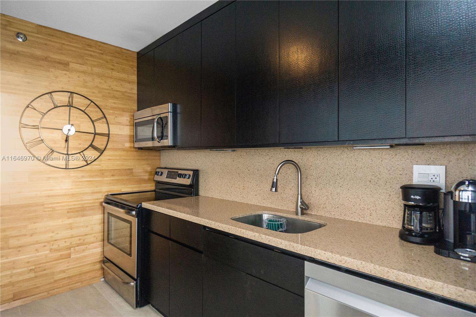Decoplage at 100 Lincoln Rd, Miami Beach, FL 33139 - For Rent photo 6