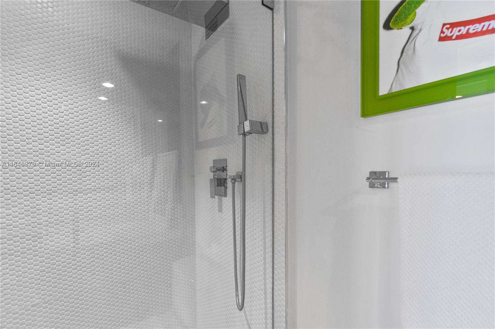 Decoplage at 100 Lincoln Rd, Miami Beach, FL 33139 - For Rent photo 8
