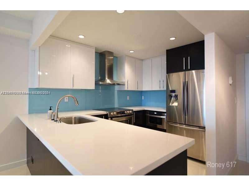 Roney Palace at 2301 Collins Ave, Miami Beach, FL 33139 - For Rent photo 4