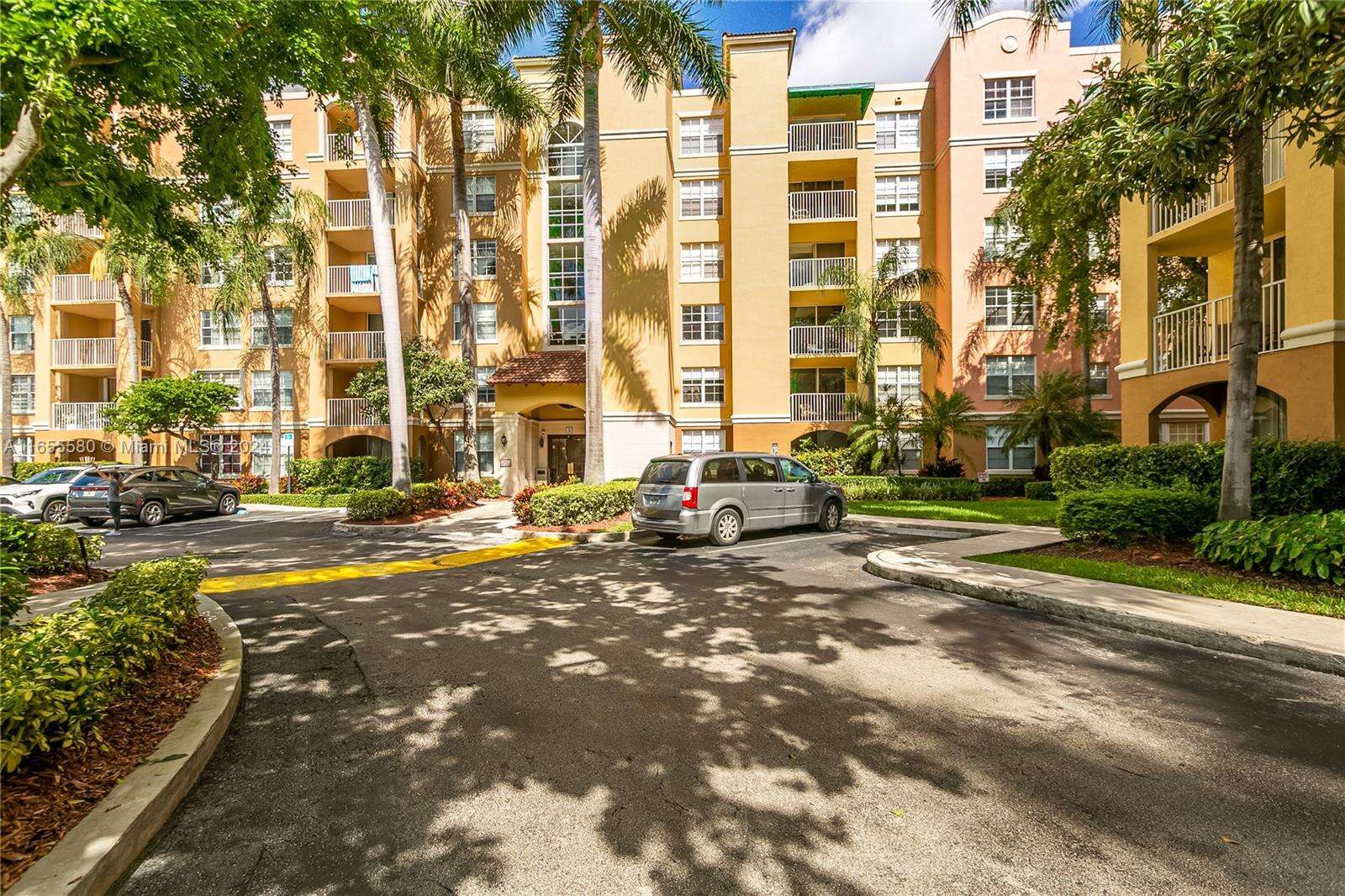 The Yacht Club At Aventura at 19701 Country Club Dr, Aventura, FL 33180 - For Rent photo 2