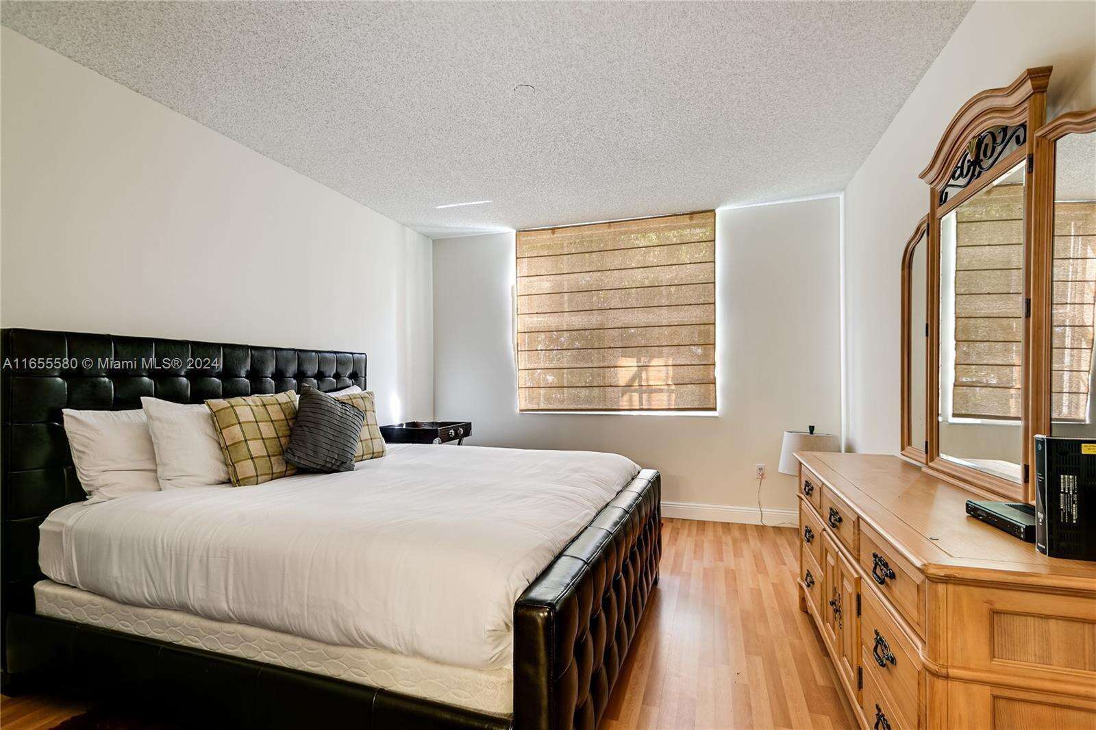 The Yacht Club At Aventura at 19701 Country Club Dr, Aventura, FL 33180 - For Rent photo 13