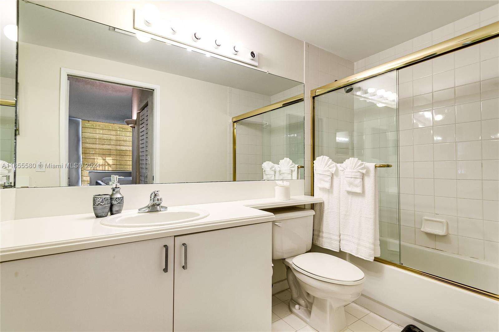 The Yacht Club At Aventura at 19701 Country Club Dr, Aventura, FL 33180 - For Rent photo 16