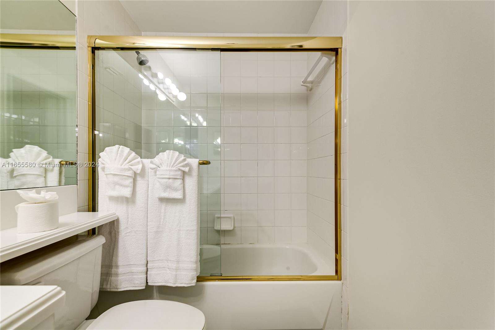 The Yacht Club At Aventura at 19701 Country Club Dr, Aventura, FL 33180 - For Rent photo 17