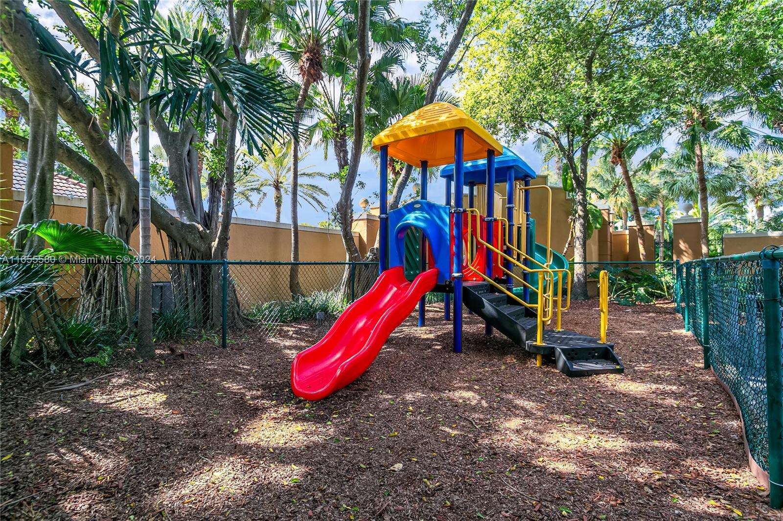 The Yacht Club At Aventura at 19701 Country Club Dr, Aventura, FL 33180 - For Rent photo 4