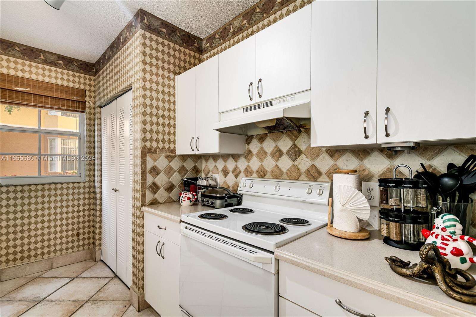 The Yacht Club At Aventura at 19701 Country Club Dr, Aventura, FL 33180 - For Rent photo 10