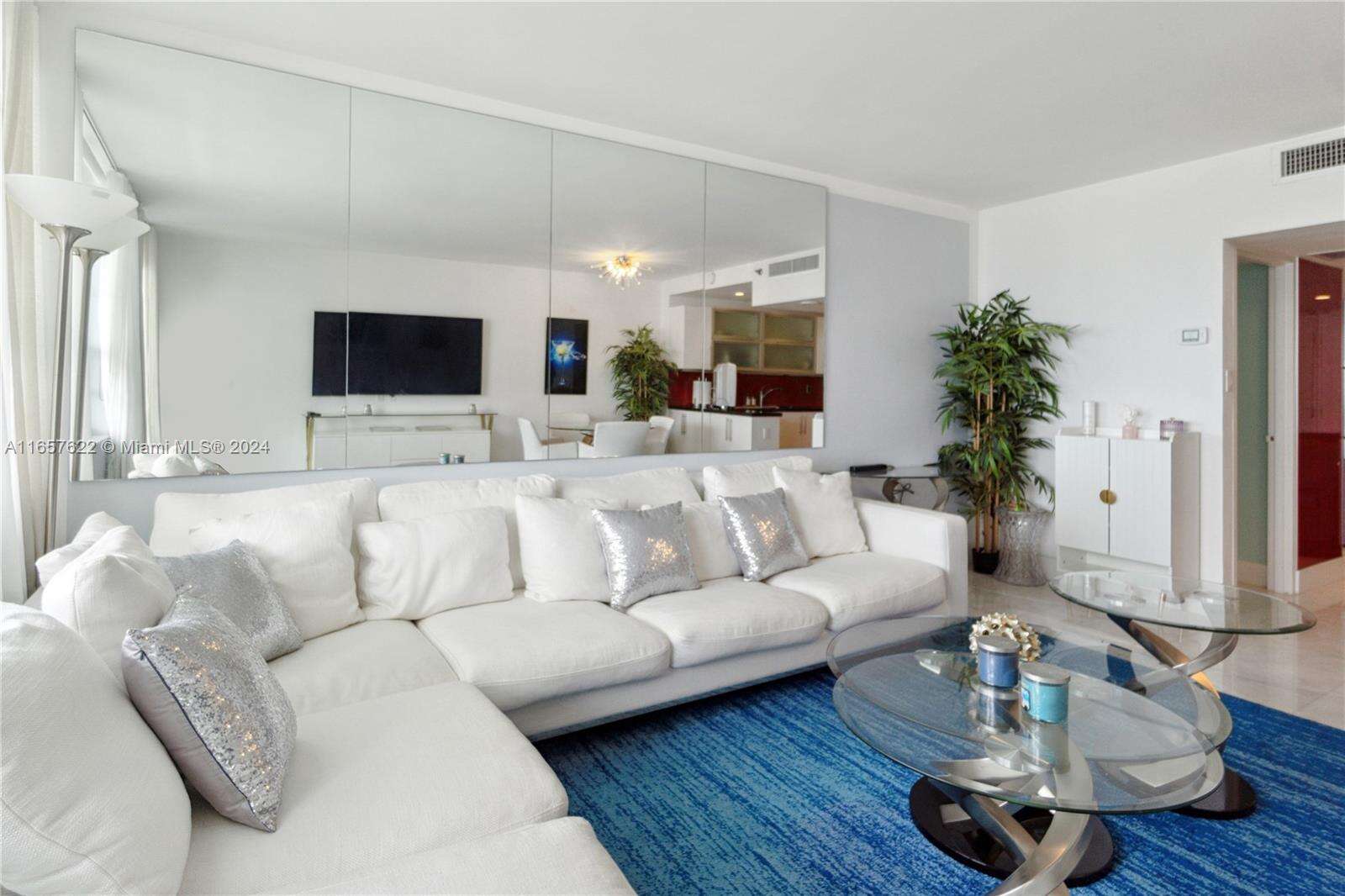 Decoplage at 100 Lincoln Rd, Miami Beach, FL 33139 - For Rent photo 5