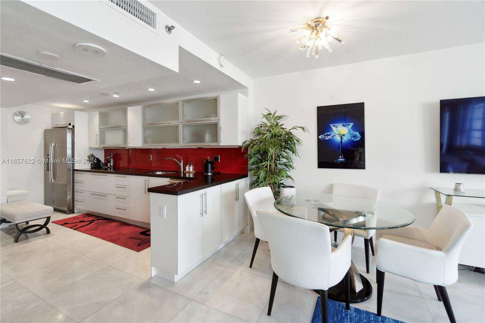Decoplage at 100 Lincoln Rd, Miami Beach, FL 33139 - For Rent photo 6