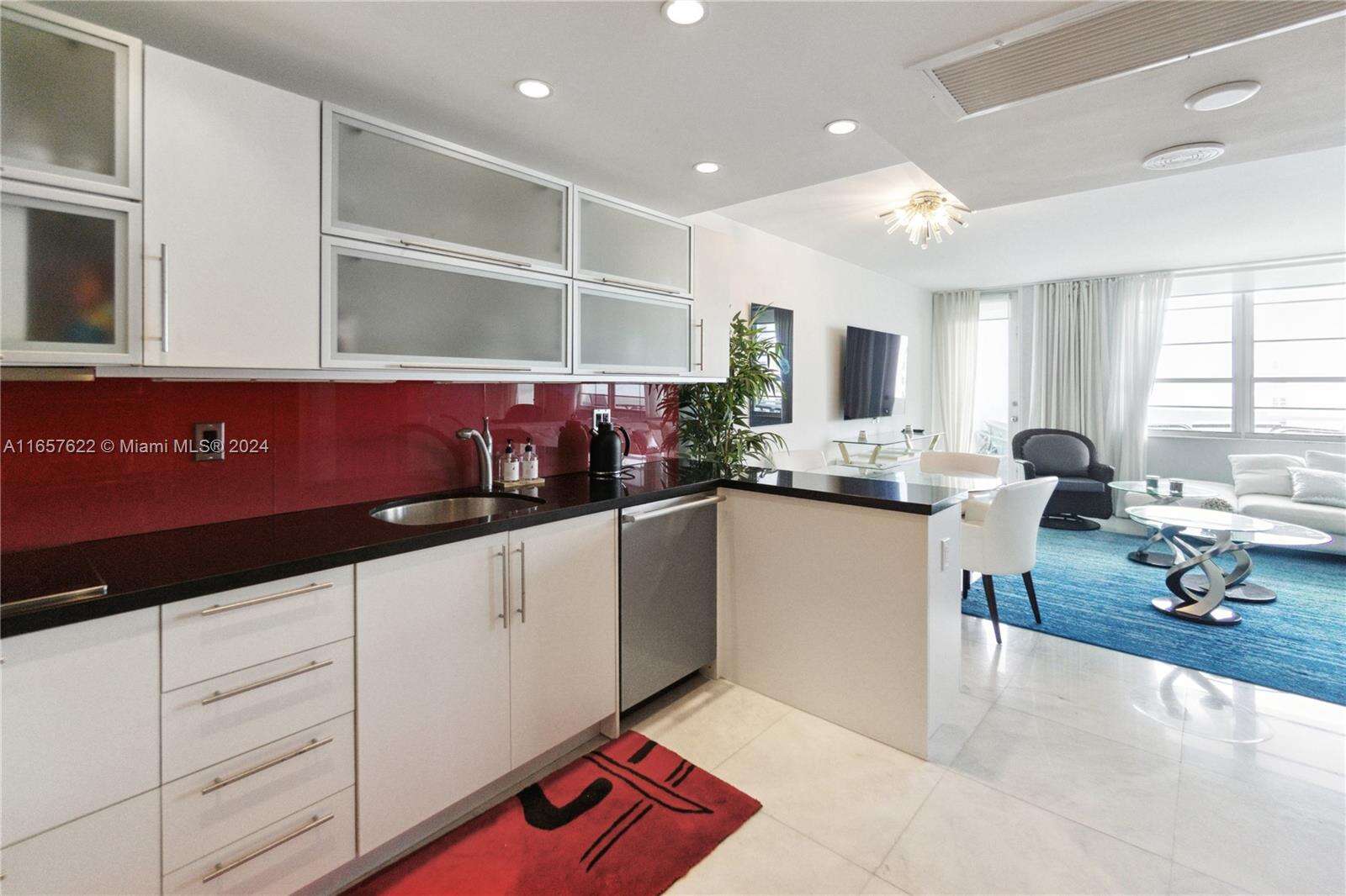 Decoplage at 100 Lincoln Rd, Miami Beach, FL 33139 - For Rent photo 7