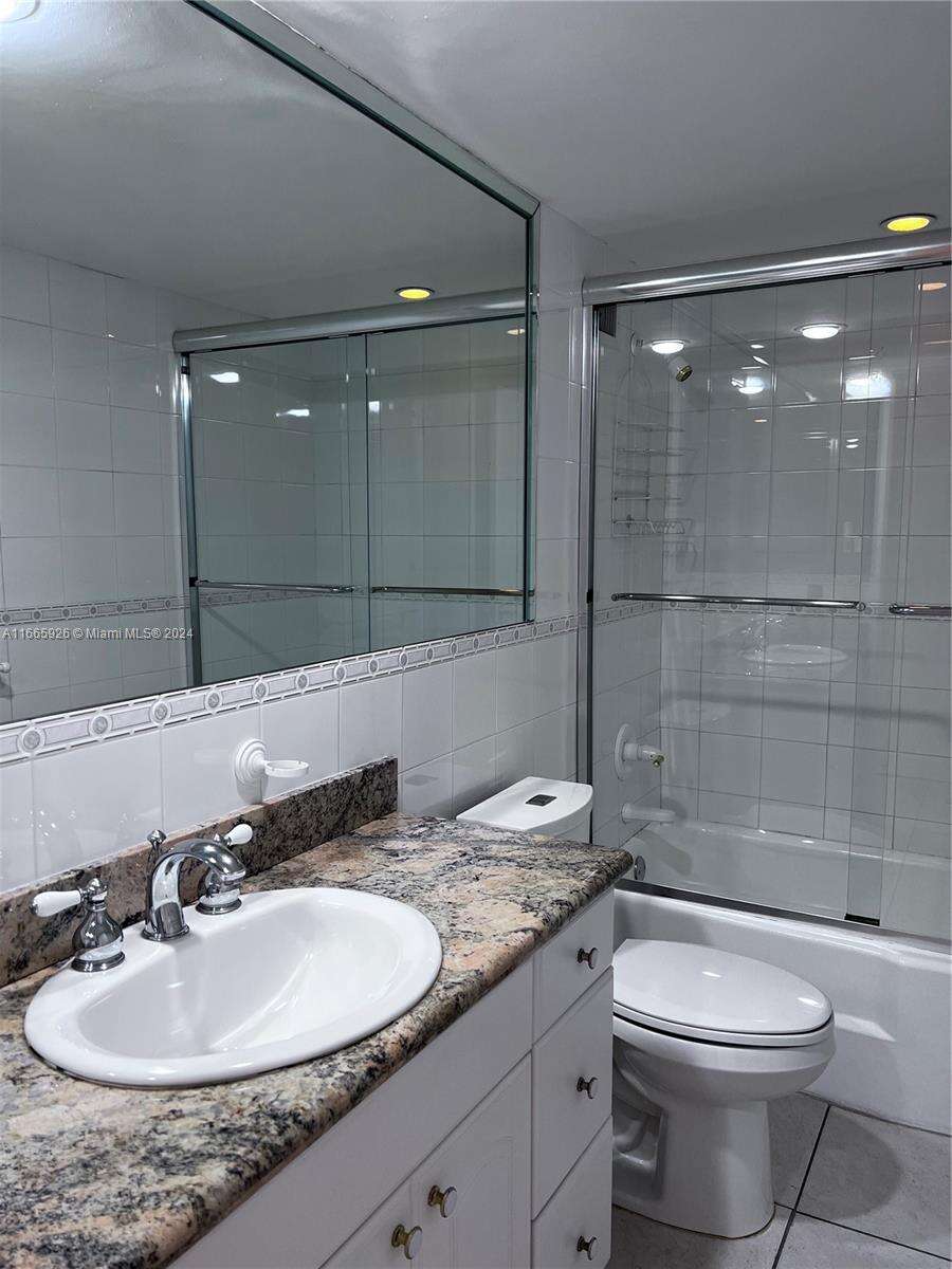 Seacoast 5151 at 5161 Collins Ave, Miami Beach, FL 33140 - For Rent photo 24