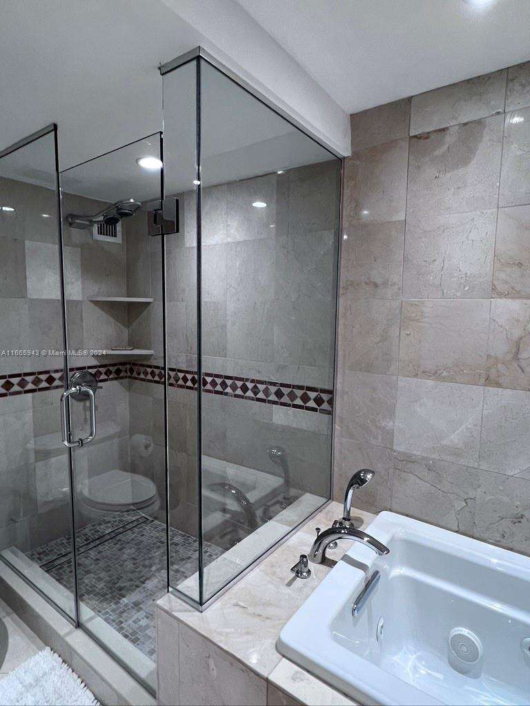 Seacoast 5151 at 5161 Collins Ave, Miami Beach, FL 33140 - For Rent photo 25