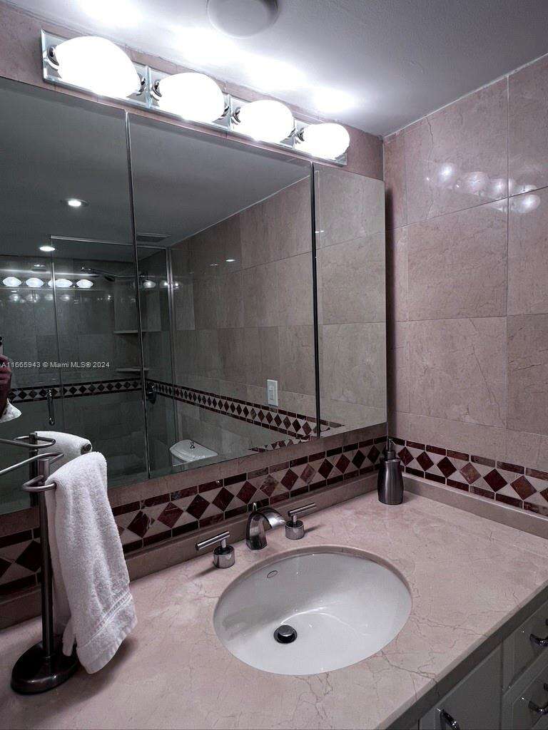 Seacoast 5151 at 5161 Collins Ave, Miami Beach, FL 33140 - For Rent photo 30