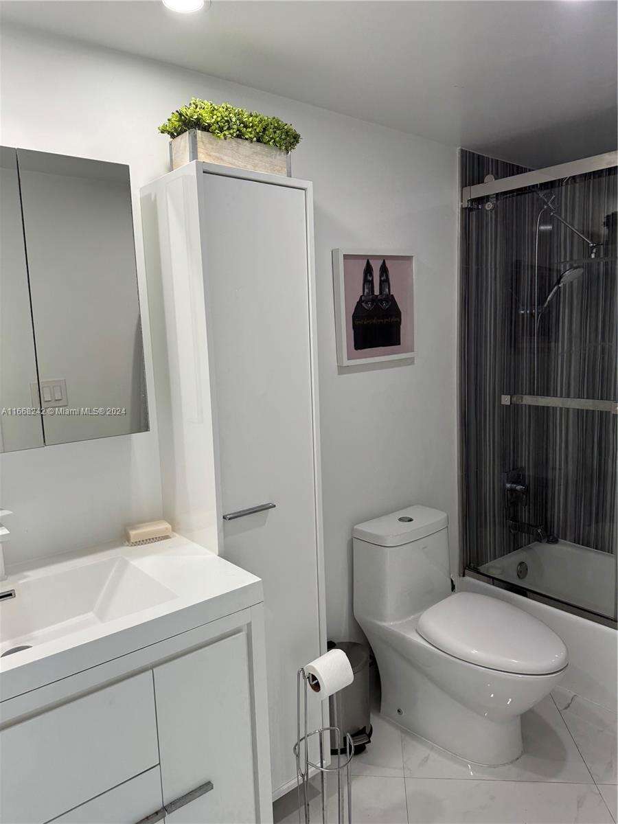 Ocean Reserve at 19370 Collins Ave, Sunny Isles Beach, FL 33160 - For Rent photo 11
