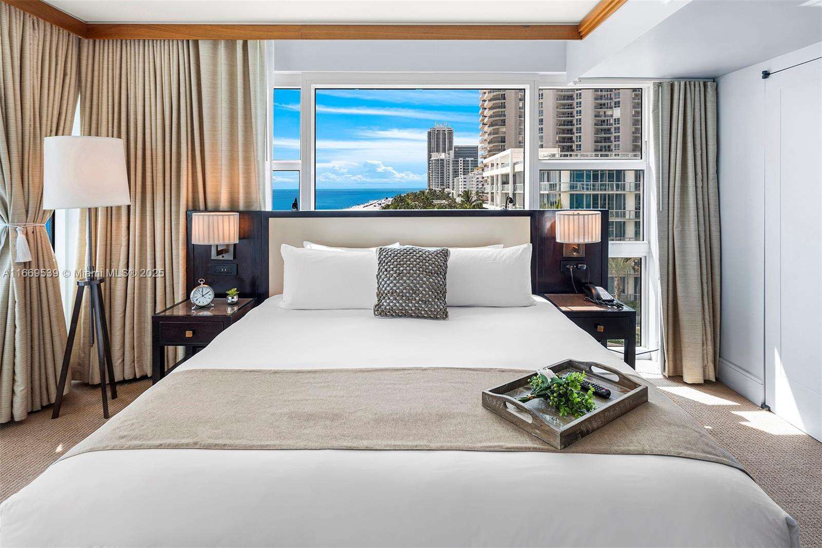 Central Carillon at Miami Beach, FL 33141 - For Rent photo 13