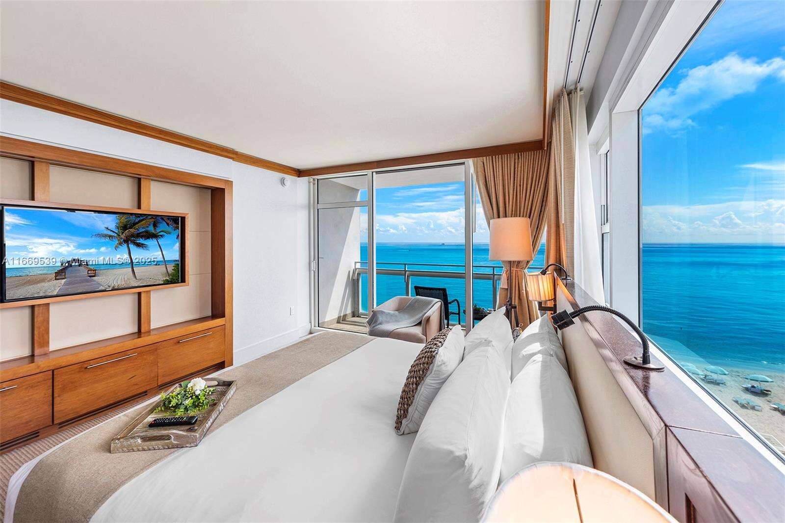 Central Carillon at Miami Beach, FL 33141 - For Rent photo 14