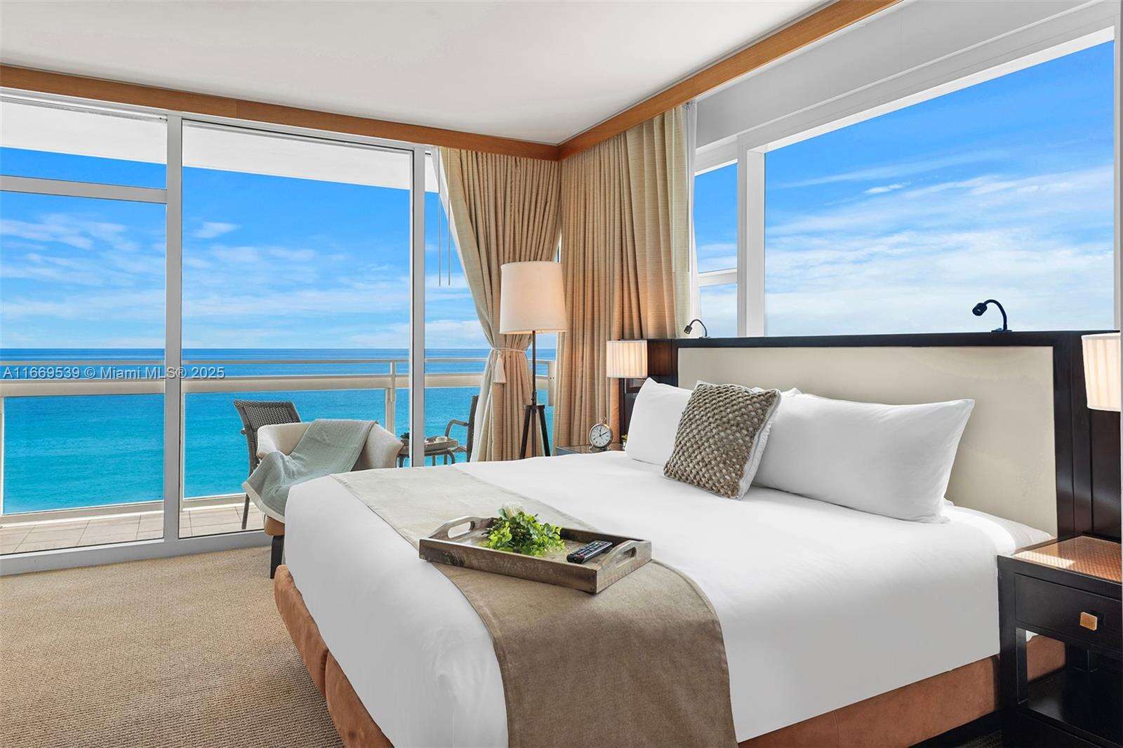 Central Carillon at Miami Beach, FL 33141 - For Rent photo 15