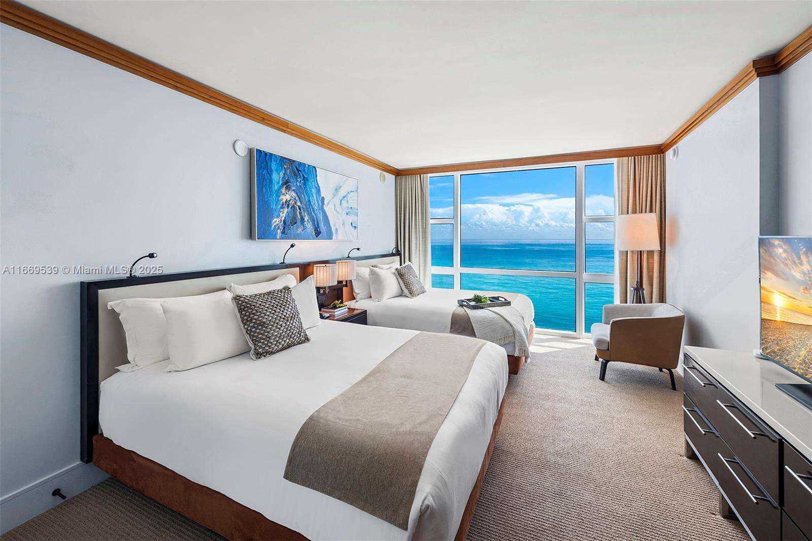 Central Carillon at Miami Beach, FL 33141 - For Rent photo 23