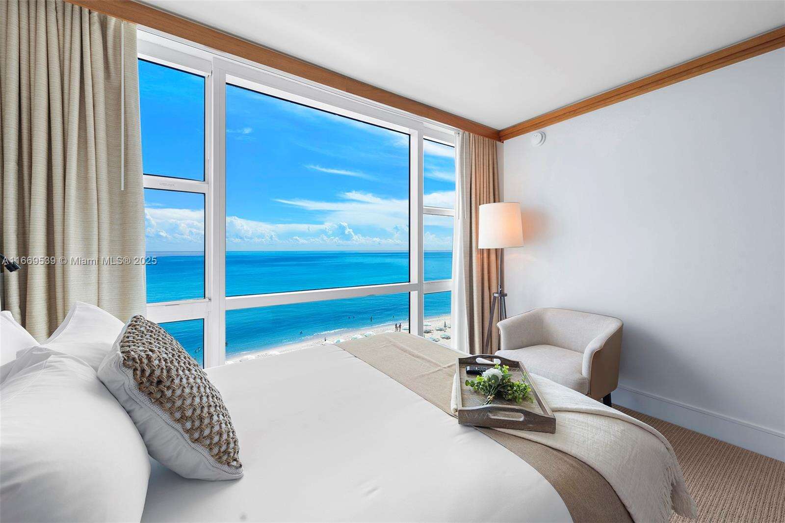 Central Carillon at Miami Beach, FL 33141 - For Rent photo 26