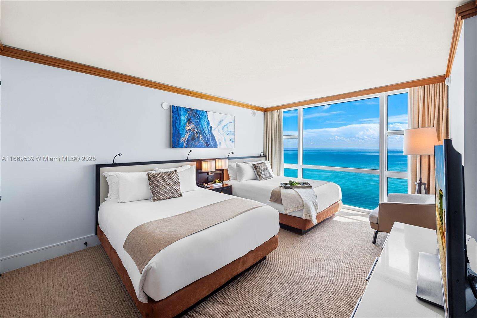 Central Carillon at Miami Beach, FL 33141 - For Rent photo 4