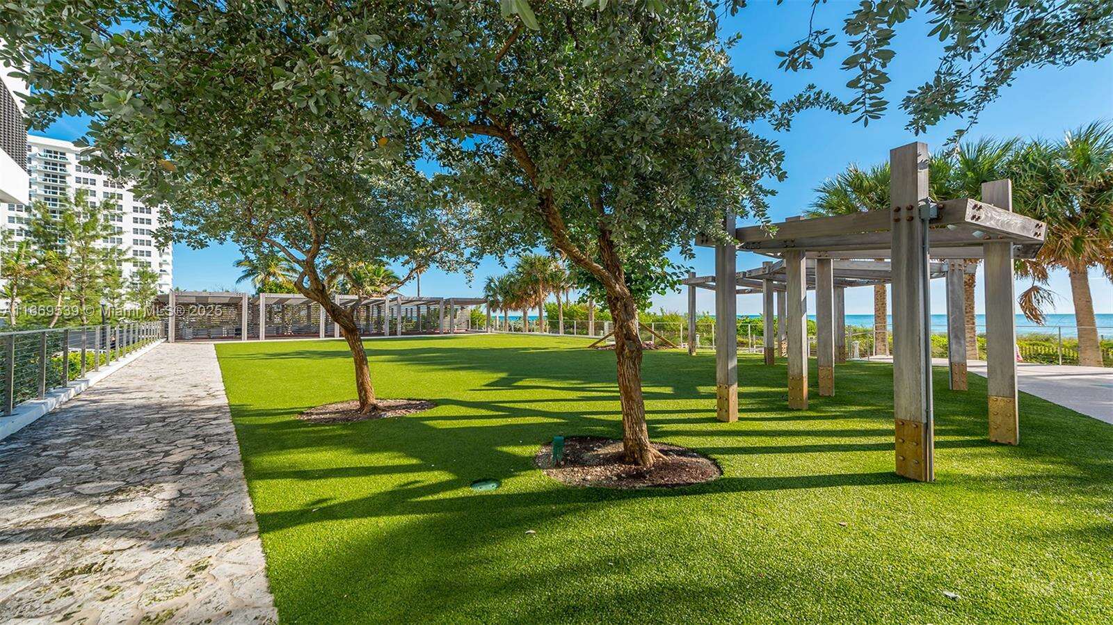 Central Carillon at Miami Beach, FL 33141 - For Rent photo 44