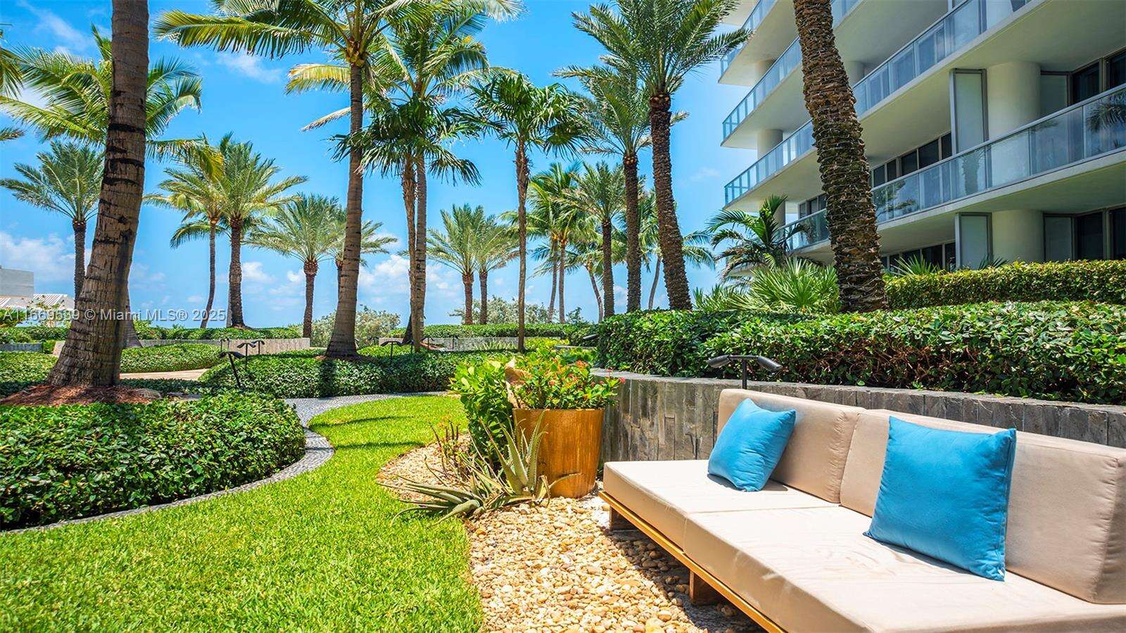 Central Carillon at Miami Beach, FL 33141 - For Rent photo 46