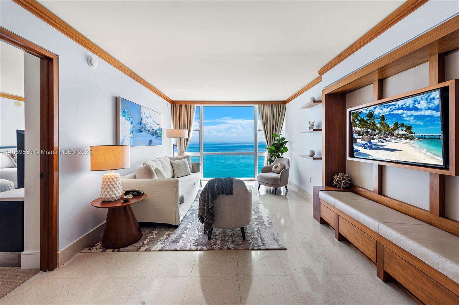 Central Carillon at Miami Beach, FL 33141 - For Rent photo 6