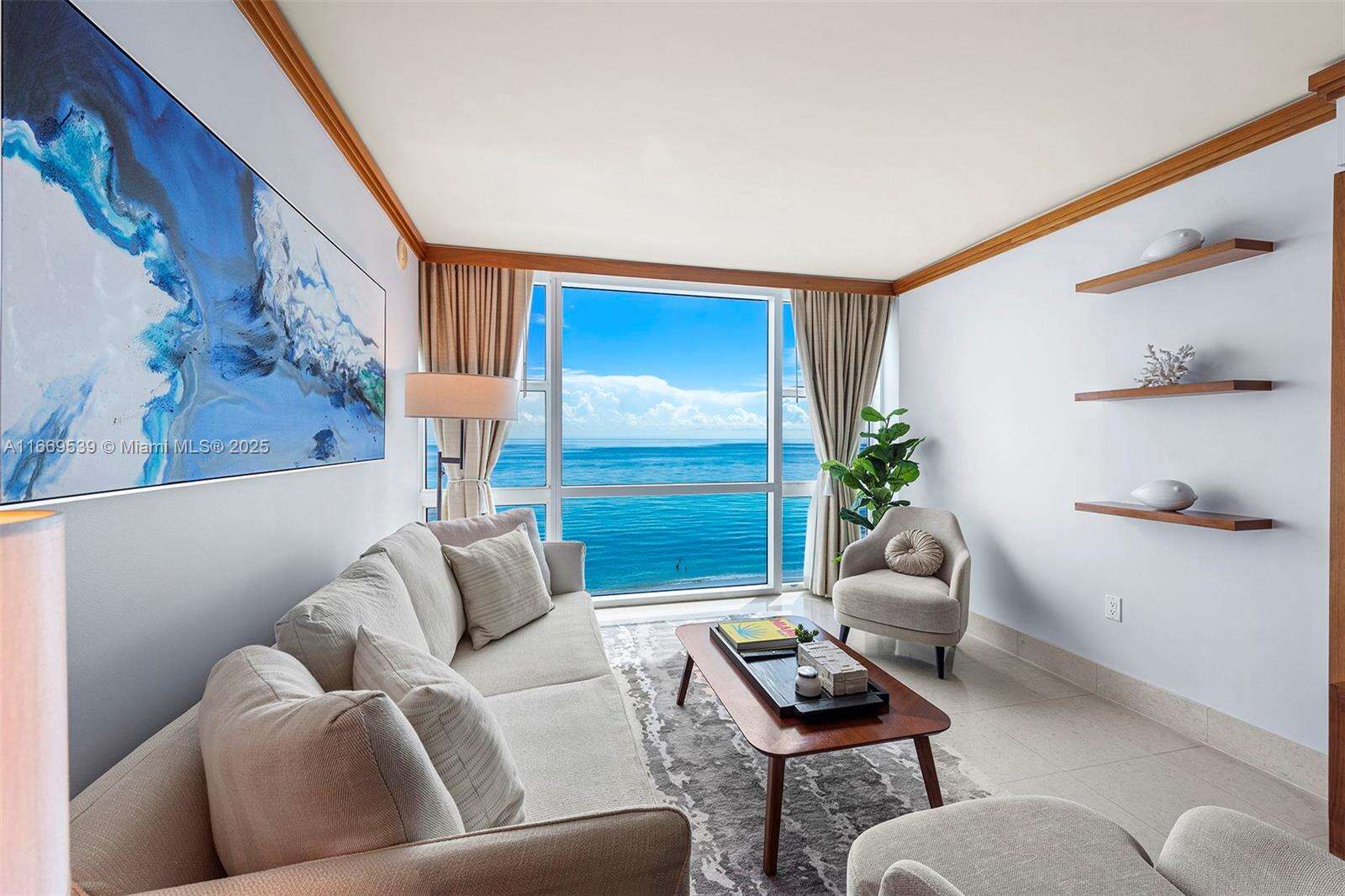Central Carillon at Miami Beach, FL 33141 - For Rent photo 9