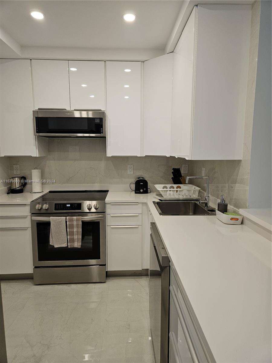 The Pavilion at 5601 Collins Ave, Miami Beach, FL 33140 - For Rent photo 5