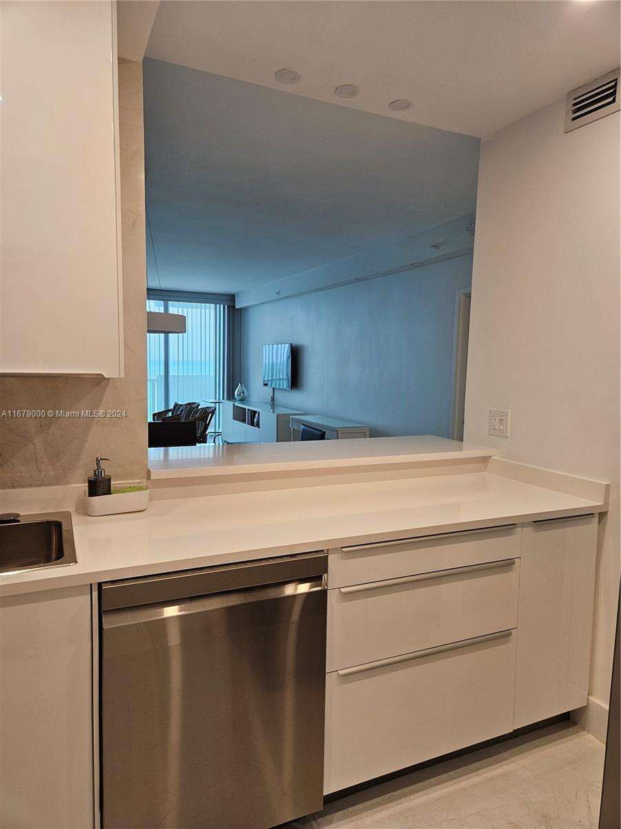 The Pavilion at 5601 Collins Ave, Miami Beach, FL 33140 - For Rent photo 6
