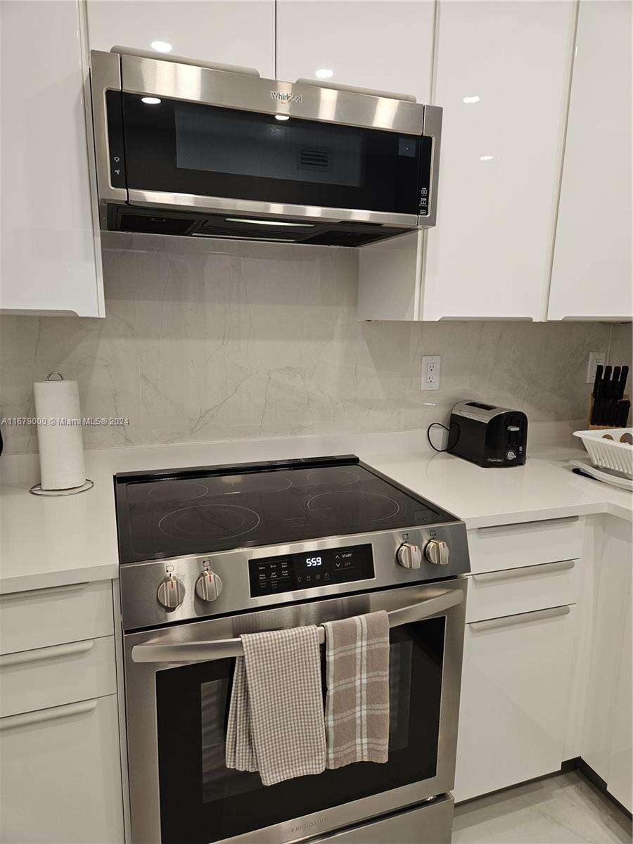 The Pavilion at 5601 Collins Ave, Miami Beach, FL 33140 - For Rent photo 7