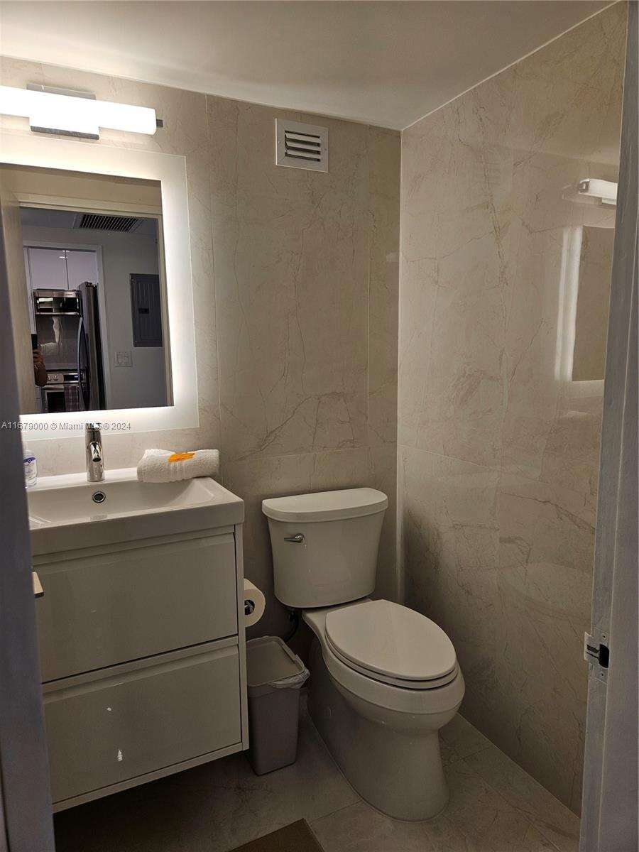 The Pavilion at 5601 Collins Ave, Miami Beach, FL 33140 - For Rent photo 9