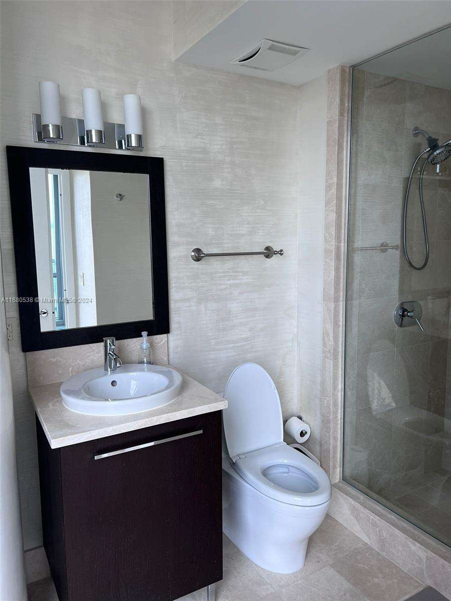 Jade Ocean at 17121 Collins Ave, Sunny Isles Beach, FL 33160 - For Rent photo 11